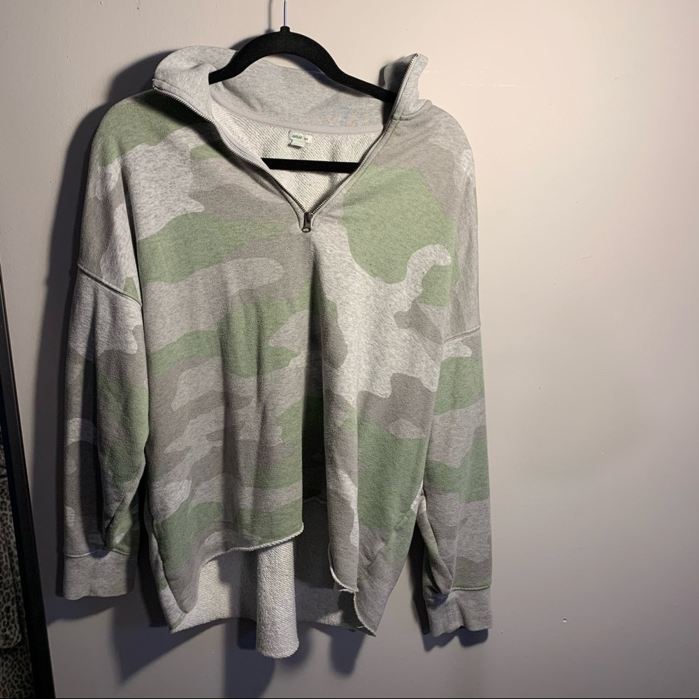 Aerie Over Sized Quarter Zip Camo Grey Sweater